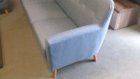 Sofa LINON 3-Sitzer aus Leinenstoff in hellblau mit Buche 198 cm