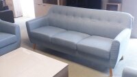 Sofa LINON 3-Sitzer aus Leinenstoff in hellblau mit Buche 198 cm